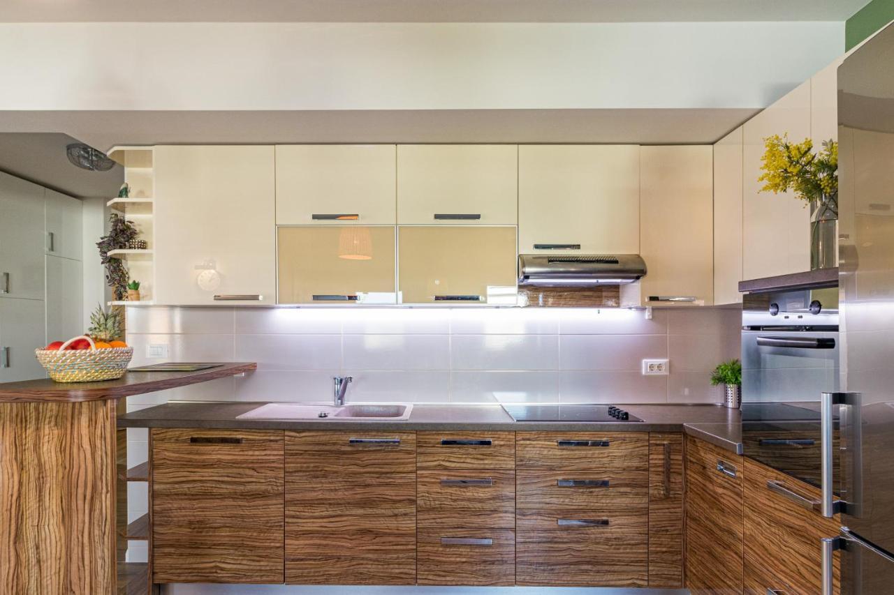 Lovely Istrian Apartment With A Private Swimming Pool And A Charming Garden 반졸레 외부 사진