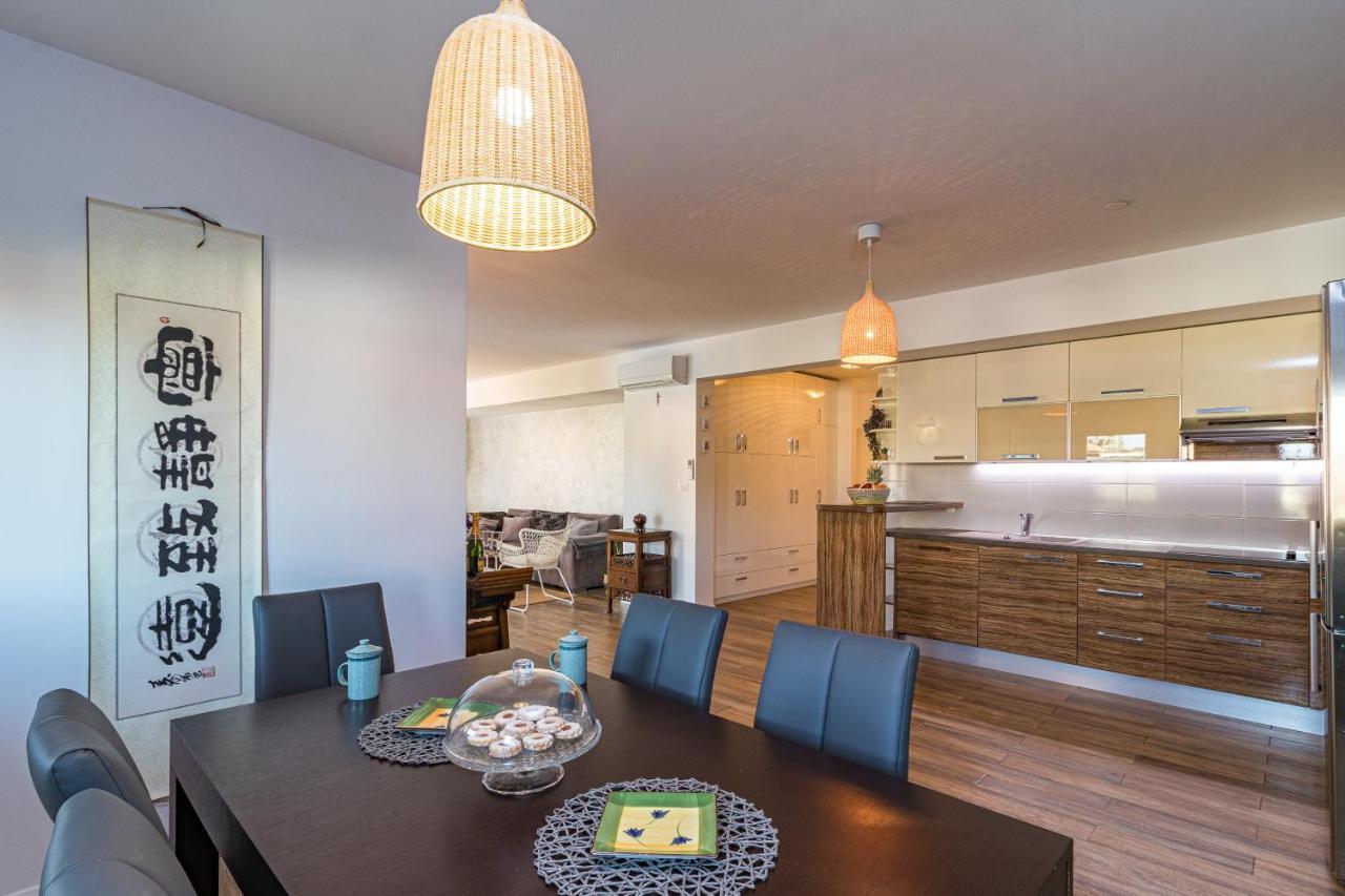 Lovely Istrian Apartment With A Private Swimming Pool And A Charming Garden 반졸레 외부 사진