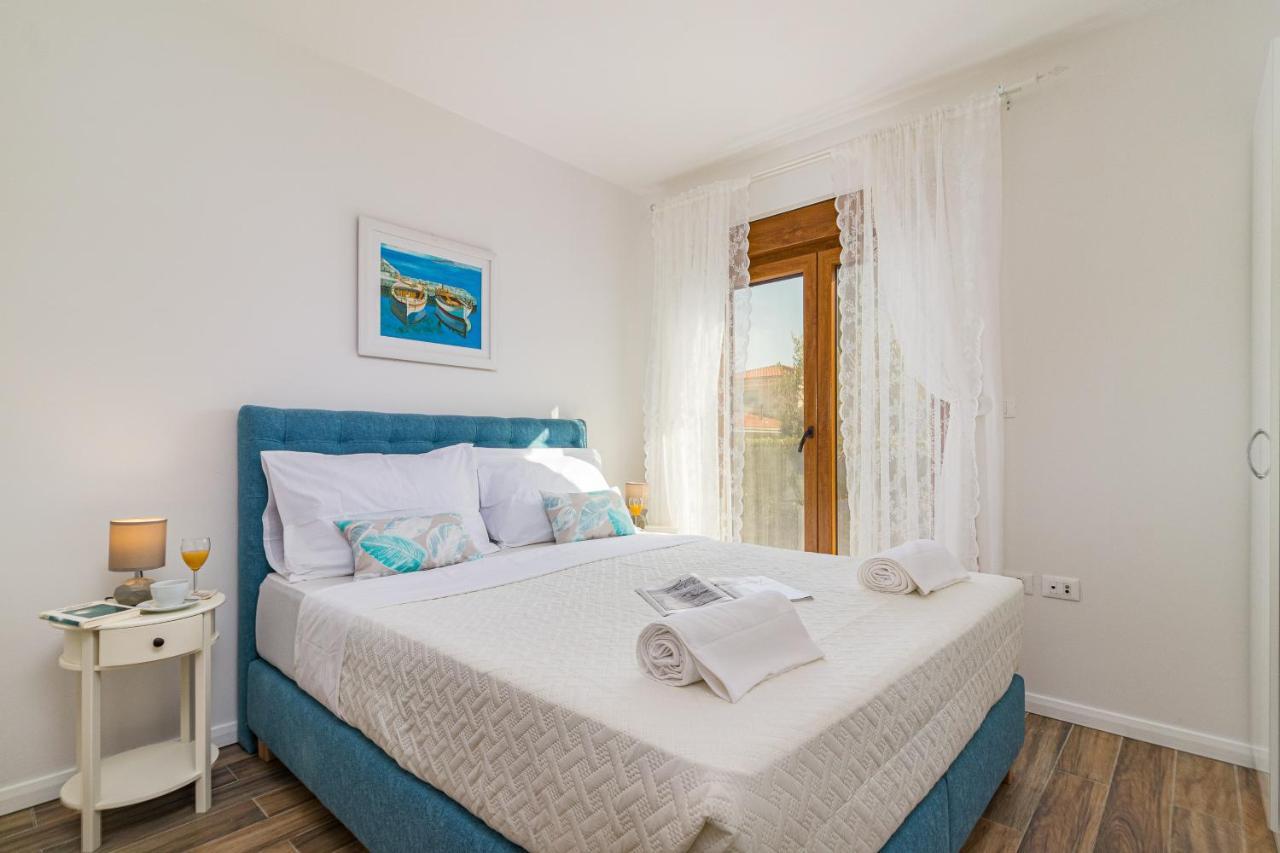 Lovely Istrian Apartment With A Private Swimming Pool And A Charming Garden 반졸레 외부 사진