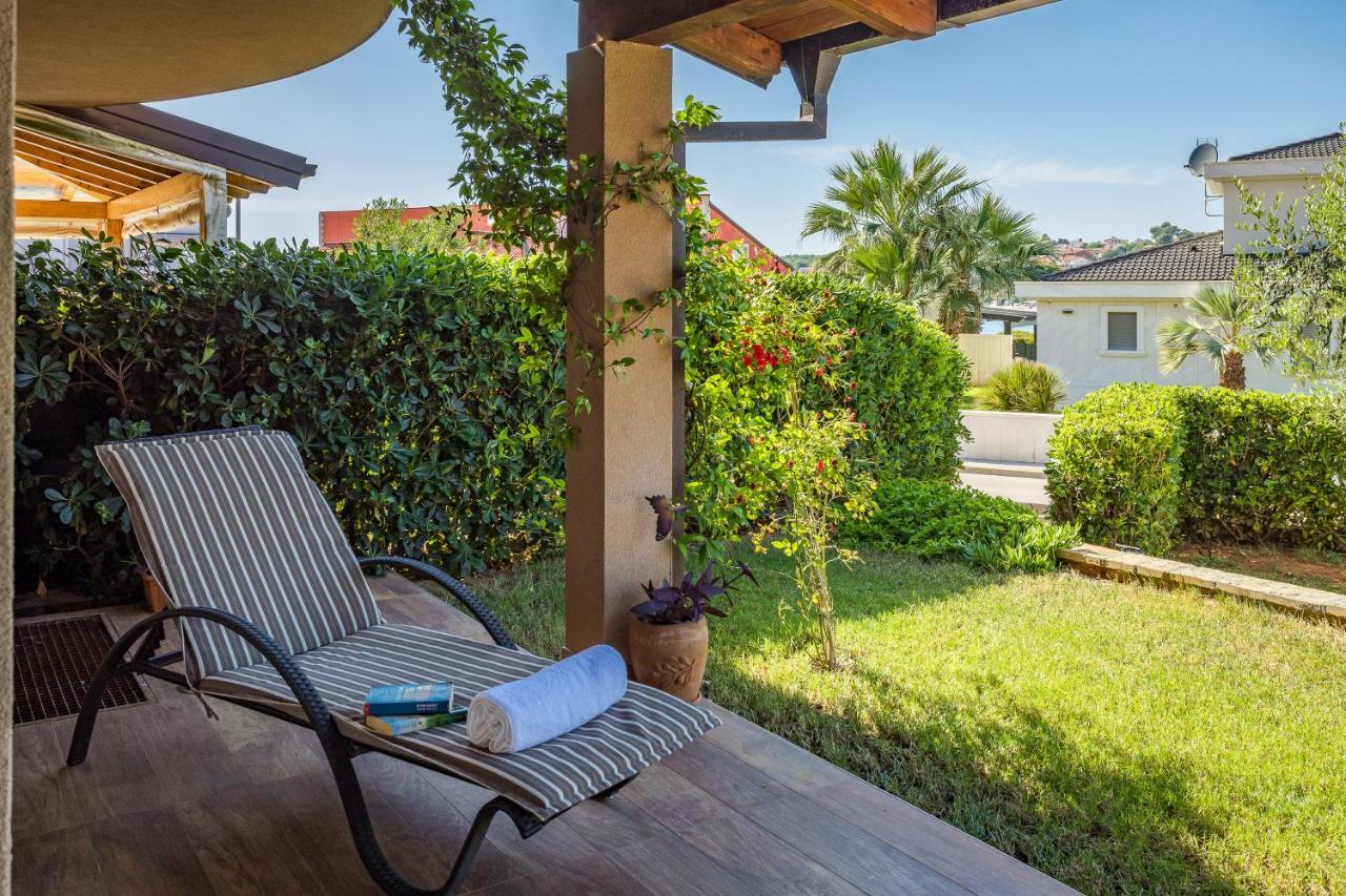 Lovely Istrian Apartment With A Private Swimming Pool And A Charming Garden 반졸레 외부 사진